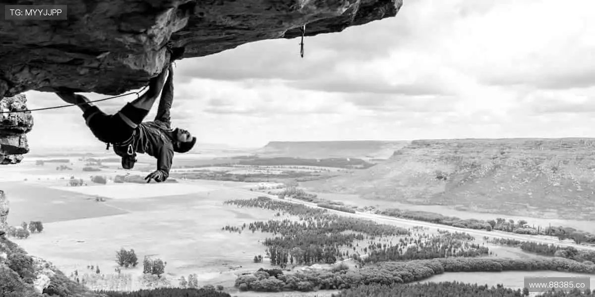 边看边聊，弹幕狂欢，你的观赛主场由你定义！💬